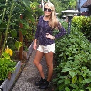 Free People White Denim Shorts Gold Embroidery Womens Size 26 Small Cutoff FP